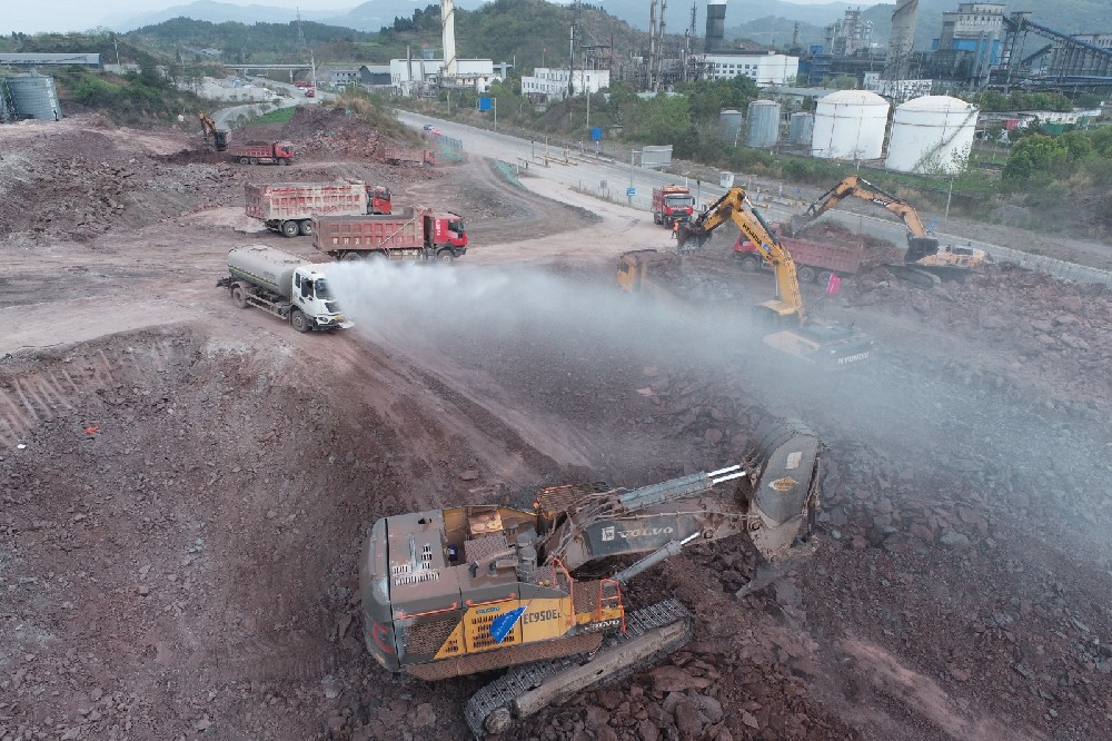 不停工、不斷檔，假期建設(shè)忙！