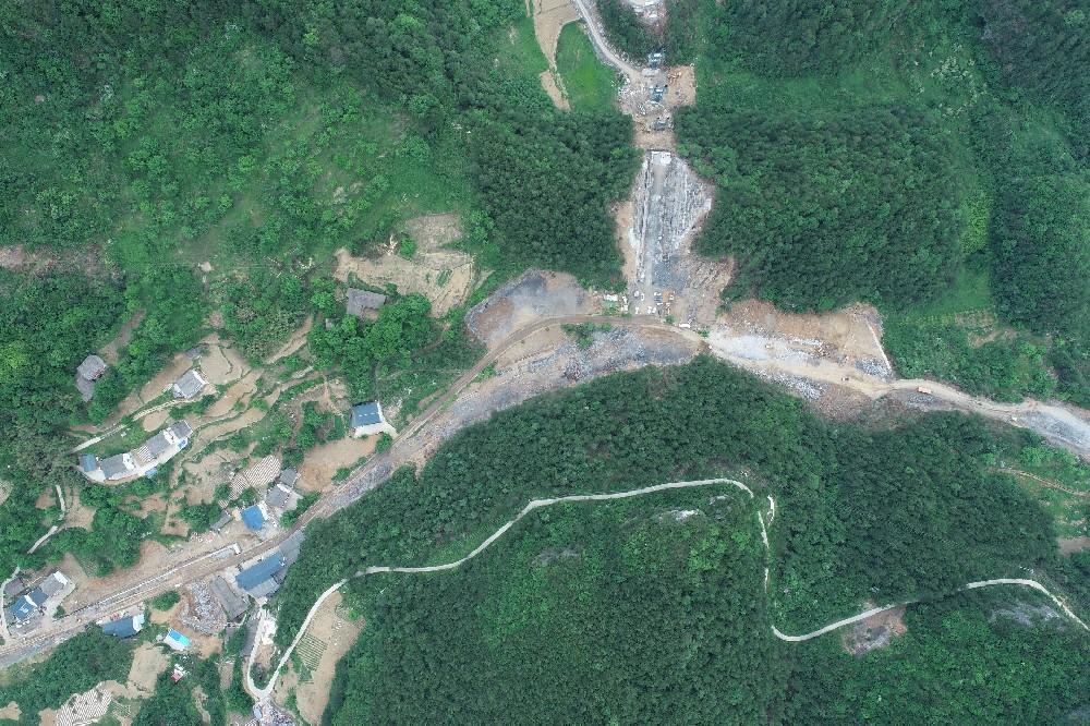 曾榮路改建工程全面提速，跑出建設(shè)“加速度”